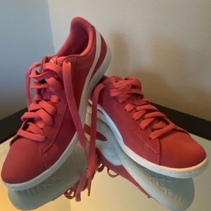 New Puma Women Sneaker